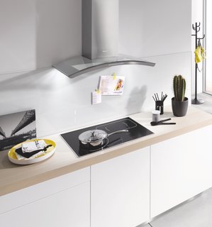 The Possibilities Are Endless With This New Cutting-Edge Cooktop - Photo 3 of 4 - Miele’s Con@ctivity 2.0 technology allows for a communication to be established between your induction cooktop and ventilation hood. The hood will turn on and off based on the activity of the stove, and will even run at an optimum power level according to what’s happening below. This lets you get cooking with freedom, without having to worry about your system not keeping up.