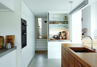 This Kitchen Is as Cozy as Your Favorite Coffee Shop and That's Exactly the Idea - Photo 3 of 9 -