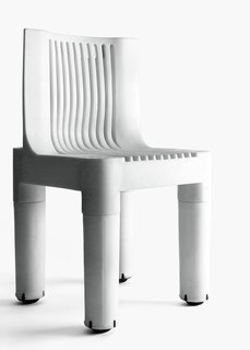 Only Richard Sapper Could Turn the Hairdryer Into a Masterpiece - Photo 2 of 6 - K 1340, Polyethylene children's chair designed by Marco Zanuso, Kartell, 1964.