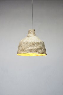 The result is a sustainable light made from dried mushrooms. 