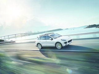 New Porsche Cayenne Editions Promise Greater Efficiency Without Compromising Performance - Photo 4 of 7 - The Cayenne’s primary design lines now run outward, rather than toward the middle. The result is a vehicle with a more robust road presence. Of course, most of the Cayenne's performance evolutions are under the hood. Upgraded and optimized, the new Cayenne engine was developed to spare drivers' wallets at the pump. 