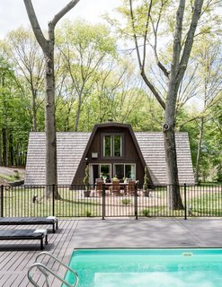 In search of relaxation, Cain Semrad and Damen Seminero happened instead upon a home improvement challenge: a pine-covered "rhombus-frame" house built in 1967. 