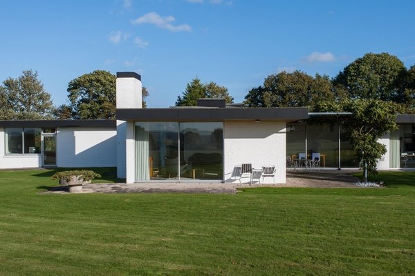 10 Spectacular Modern Abodes - Photo 4 of 10 - Via The Modern House