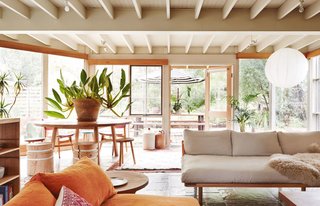 Via Curbed and The Design Files, photo by Annette O’Brien. 