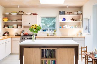 A Nest-Like Addition, Shape-Shifting Spaces, and More Make This Week's 10 Best Houses - Photo 5 of 9 - Via Apartment Therapy, photo by Emily Billings