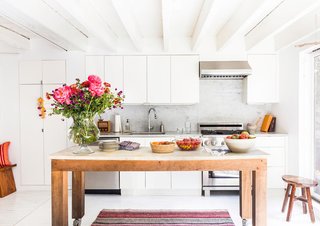 This Week's 10 Best Houses - Photo 5 of 10 - Via Lonny, photo by Lesley Unruh for One Kings Lane