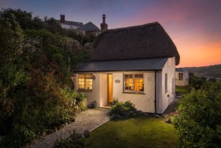 Escape For a Weekend Away at One of These Cornish Retreats That Fuse Old and New - Photo 10 of 14 - Be seduced by Siren, a Siren is a bohemian cottage in the coastal village of Coverack on the Lizard Peninsula. 
