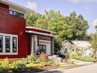 The modern exterior of the home upset the couple’s neighbor, a real estate agent who felt the design would have a negative impact on property values. 
