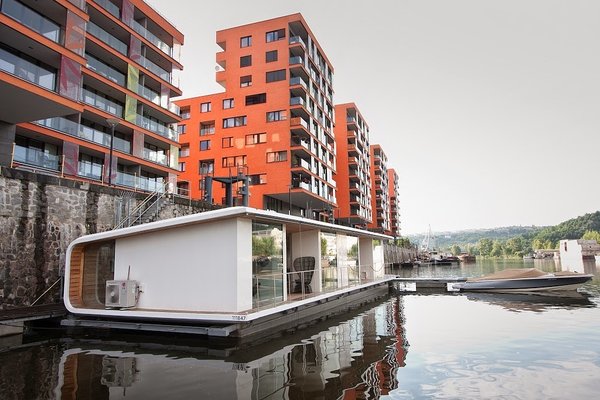 10 Modern Floating Homes That Offer an Aquatic Lifestyle - Photo 6 of 10 - Created as a prototype for a serial production, Port X was designed by architects Jerry Koza and Adam Jirkal, along with engineer Tomáš Kalhaus from Atelier SAD. 