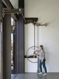 Shape-Shifting Architecture: 10 Buildings That Move or Change Form - Photo 12 of 24 -