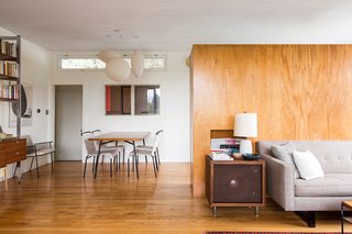 Andrew and Dustin were meticulous in their selections for the home’s furnishings and fixtures. In the dining area, a Vista of California table by Don Knorr is surrounded by Van Keppel-Green chairs. 