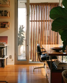 The den’s first-production Eames Desk Unit (EDU) was "rescued" from a Gregory Ain house. 