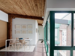 Top 5 Homes That Use Wood in Interesting Ways - Photo 2 of 5 -