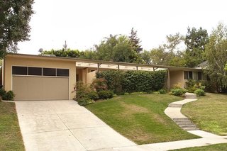 A Look at 10 Iconic Case Study Houses in California - Photo 5 of 10 - Case Study House #1 by Julius Ralph Davidson in the Los Angeles neighborhood of Toluca Lake. 