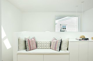 Two Grad-School Friends Apply Their Know-How to a Manhattan Beach Bungalow - Photo 6 of 9 - The upstairs corridor features a custom bench and cushions. 