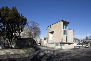 6 Best Dwell UK Apartments - Photo 4 of 7 - In Saint Andrews, Scotland, Edinburgh-based firm Sutherland Hussey Harris built the award-winning West Burn Lane. Made up of 14 dwellings of varying size and typology—including town houses, maisonettes, and apartments—the development pays homage to the layout of old Scottish market towns.