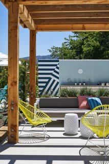 A Napa Valley Motor Lodge Reinterprets the Classic Roadside Motel - Photo 7 of 8 - An outdoor relaxation area also offers a "mix your own" mud bar.