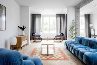A Family’s Loft in Poland Gets a Minimalist Renovation That’s Both Elegant and Functional - Photo 7 of 12 -