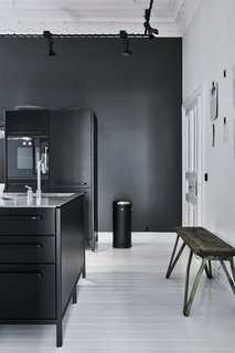 A Careful Renovation of a 19th-Century Flat in Gothenburg Brings it Back to Life - Photo 8 of 11 -
