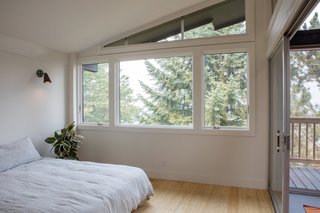 A Family-Run Operation Refreshes a Portland Midcentury, Now Offered at $899K - Photo 8 of 13 -
