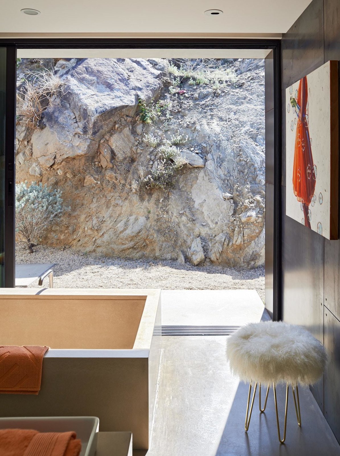 40 Modern Bathtubs That Soak In the View