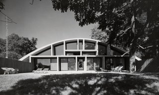From Bauhaus Student to Brutalist Supreme: Highlights by Marcel Breuer - Photo 1 of 9 - In Lawrence, Long Island, Breuer designed the Geller House II, which employs a curved concrete roof form, resting on four abutments, that gives the interior living spaces a dramatic shape. (1967-1969)