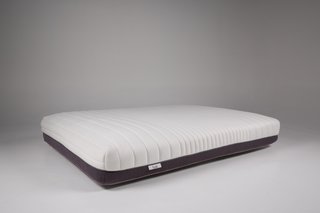 The Mattress Company That Lets You Be Your Own Expert - Photo 2 of 7 - After the design was perfected, sourcing high-quality raw materials was the next step to creating their ideal product. Luxi utilizes industry certified components including memory foam with extreme durability and airflow. The bottom half of the mattress is covered by a sturdy woven material while the top half is made up of a quilted stretch knit cover that provides a cooling layer of plushness. Finally the two sides are connected by the secret ingredient—the zipper.