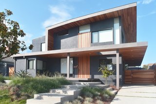On Sunday, June 19th, the first day of the program will include five houses located throughout the Mar Vista and Culver City areas—all of which you can tour at your own convenience. One of the featured houses will be Keeshan Drive, a contemporary four-bedroom residence designed by Glen Bell of DEX Studio. 
