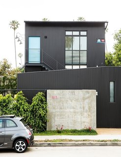 On Sunday, June 26th, the program will consist of residences located throughout Santa Monica and Venice. One of the stops will include the Piccus Residence in Venice, a house built by Chris Rudin of Rudin Donner Design that’s filled with the homeowner’s eclectic art collection. 