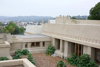 In an attempt to create a strong connection to nature, Wright incorporated outdoor sleeping porches onto all five of the bays. This was an experimental and forward-thinking practice that both Richard Neutra and Rudolph Schindler also incorporated into their Los Angeles designs.