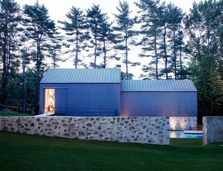 After a Year on the Market, Philip Johnson’s Wiley House Drops by $2 Million - Photo 4 of 9 - Ferris respected the original stone-and-concrete foundations while making some modern additions. The stone treatment works as a connecting factor throughout the property and preserves a building practice that was common at the time. 