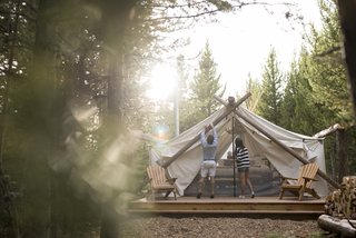 The Yellowstone location is hidden in the woods of Big Sky, Montana and is set on a freshwater pond that’s surrounded by mountains. Guests have access to fly fishing and the best of both lake and forest. 