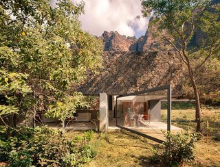 Casa Meztitla pays homage to the origins of its site through the lens of modern design. 