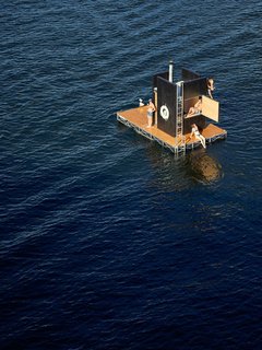 This Crew Sails Around Seattle on a Sauna They Built in a Brewery - Photo 1 of 1 -