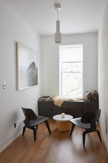 "In an eighteen-foot-wide brownstone, there’s only so much you can do. But we wanted <br>it to feel fresh," Keith Burns, architect and resident