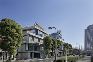 Folding Roof House by Ashida Architect & Associates - Photo 2 of 2 -