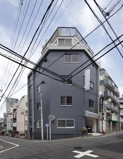 Serviced Apartments in Otsuka by Takashi Nishitani Architects - Photo 3 of 3 -