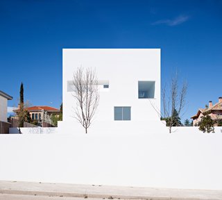 Raumplan House by Alberto Campo Baeza - Photo 1 of 5 -