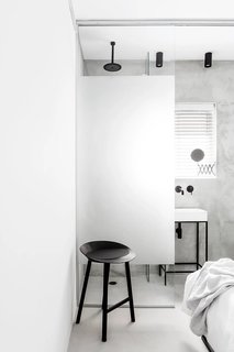 SIG Apartment by Yael Perry - Photo 6 of 8 -