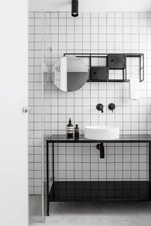 SIG Apartment by Yael Perry - Photo 7 of 8 -