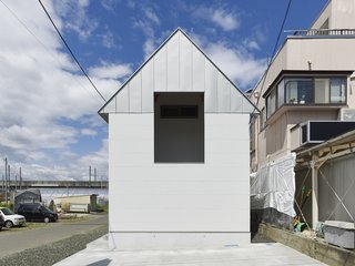 House in Suwamachi by Kazuya Saito Architects - Photo 1 of 8 -