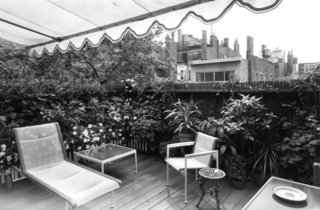 Richard Schultz: Always Pioneering - Photo 3 of 12 - The Leisure Collection shot at Beacon Hill Terrace, c. 1967. Image from the Knoll Archive. 