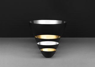 The Story of an Extraordinary Bowl - Photo 4 of 5 - Krenit bowls with a glistening inside in gold and silver. 
