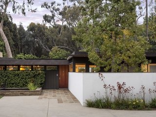 A Look at 10 Iconic Case Study Houses in California - Photo 9 of 10 - Stuart Bailey House by Richard Neutra in Los Angeles' Pacific Palisades neighborhood.
