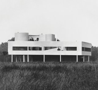 Dive Into a Visually Stunning Book That Celebrates Modernist Architecture and its Evolution - Photo 3 of 10 - Le Corbusier: Villa Savoye in Poissy, France, 1928-1931