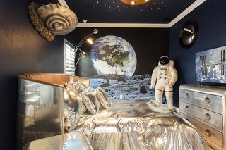 8 Unique Vacation Rentals Around the World - Photo 11 of 16 - Tree house, nautical, and space-themed bedrooms make this home—which is only six miles from Walt Disney World—a kids’ vacation dream come true. The private pool, cozy lounge areas, and outdoor grill will make sure that the grown-ups enjoy their stay as well. 