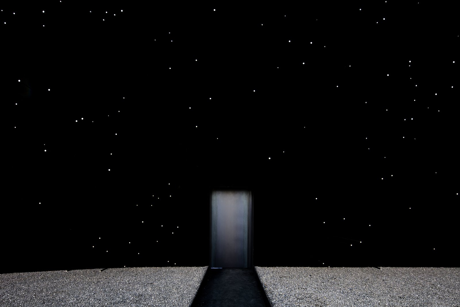 Asif Khan has been working with the manufacturers of Vantablack since 2013 and proposed its use in his shortlisted proposal for the UK Pavilion at Milan Expo 2015.
