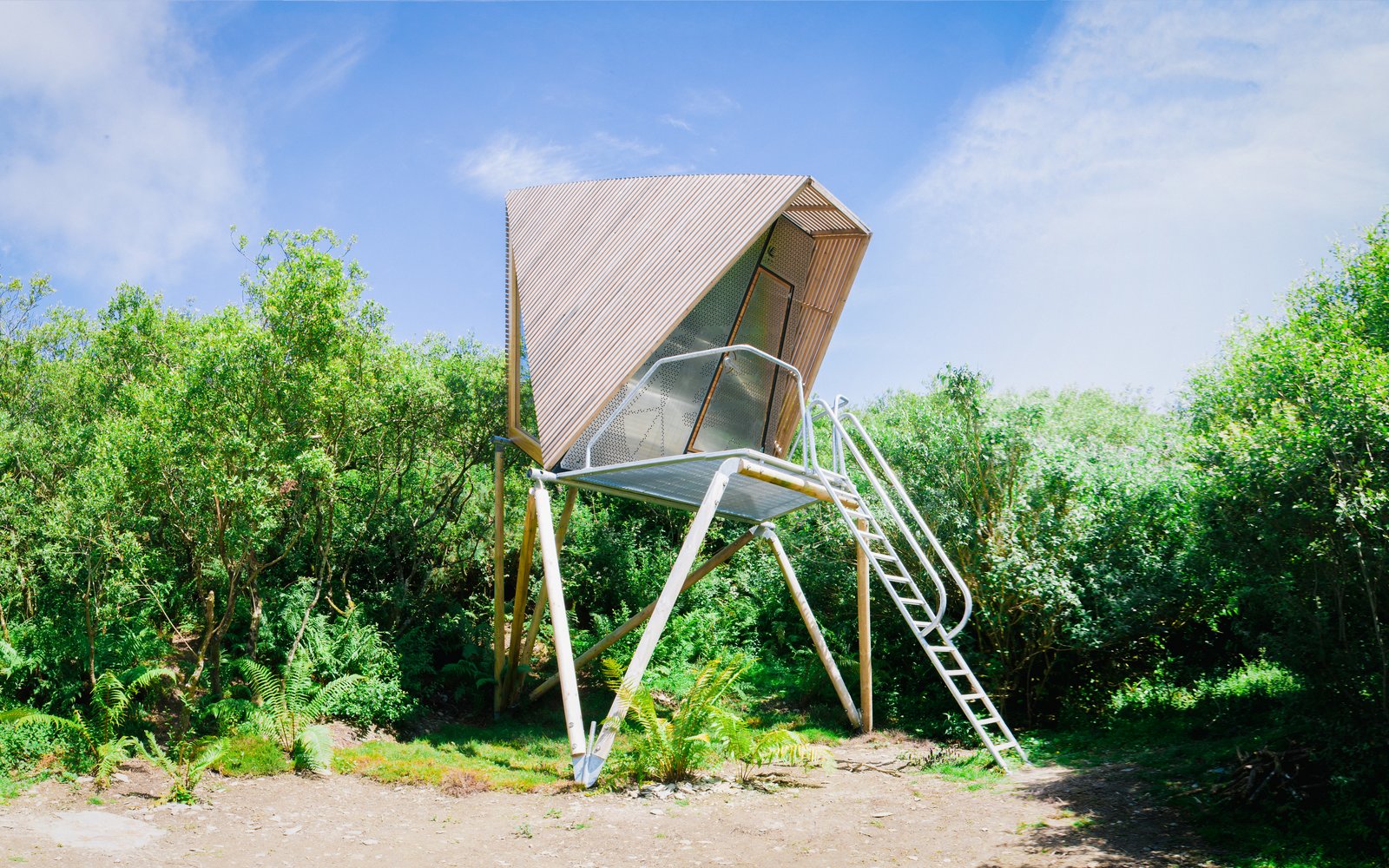 The cabins are transported to the site and craned onto their cradle bases.