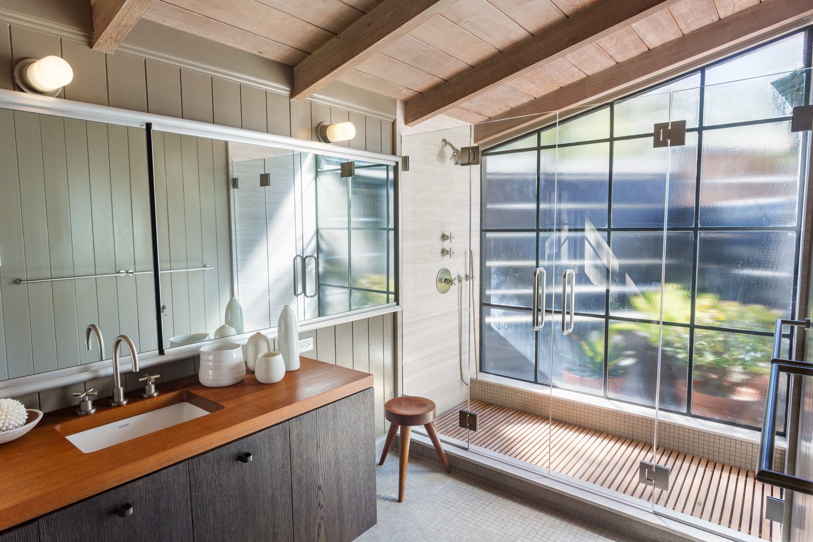 A bright and updated bathroom.