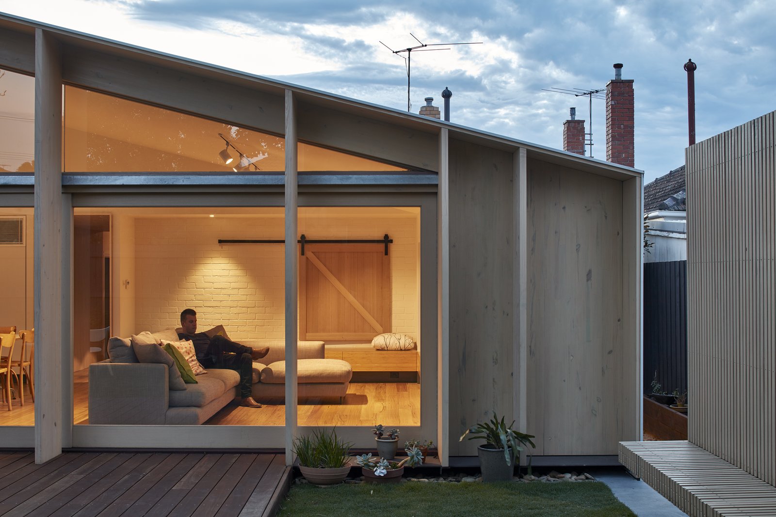 In order to meet the project's requirements for both affordability and sustainability, Warc Studio paired glass with laminated timber fins constructed from arsenic free H3 treated laminated radiate pine—a highly sustainable resource locally-sourced from a nearby plantation.